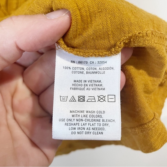 Deletta Size Small Vintage Gold Short Sleeve TShirt Ribbed - Picture 3 of 5